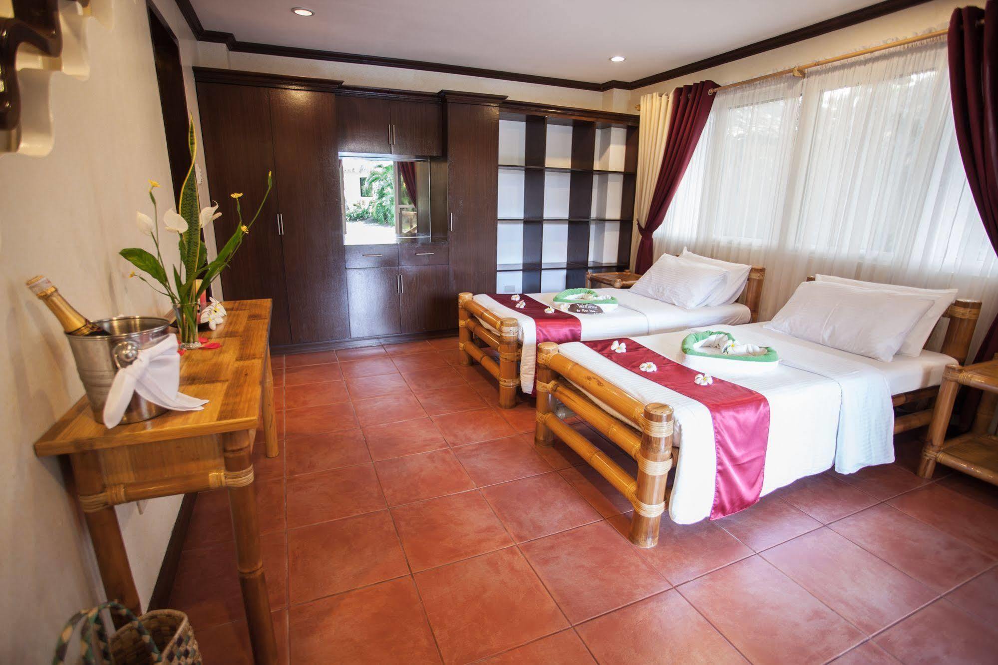 Pura Vida Beach & Dive Resort Dauin Eksteriør billede